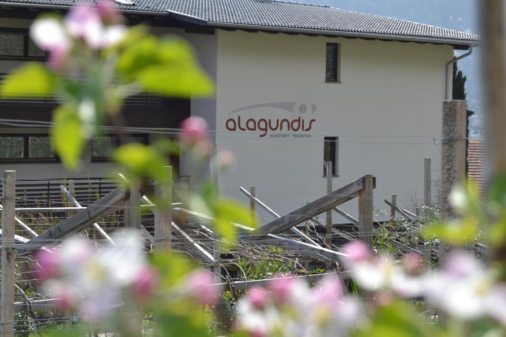 Alagundis Apartment Residence Lagundo Exterior photo